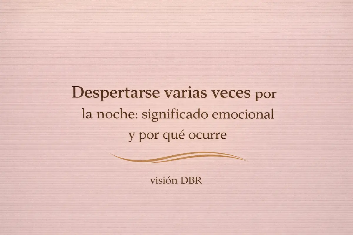Despertarse varias veces por la noche: significado emocional y por qué ocurre